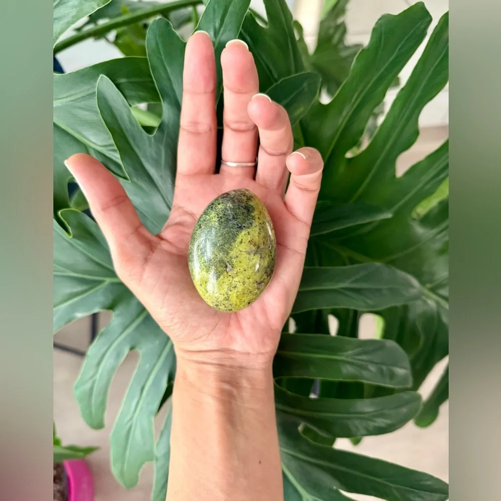 Green Opal from Madagascar - Picture 2 of 4